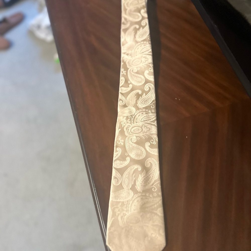 Sean John Ivory Paisley Necktie